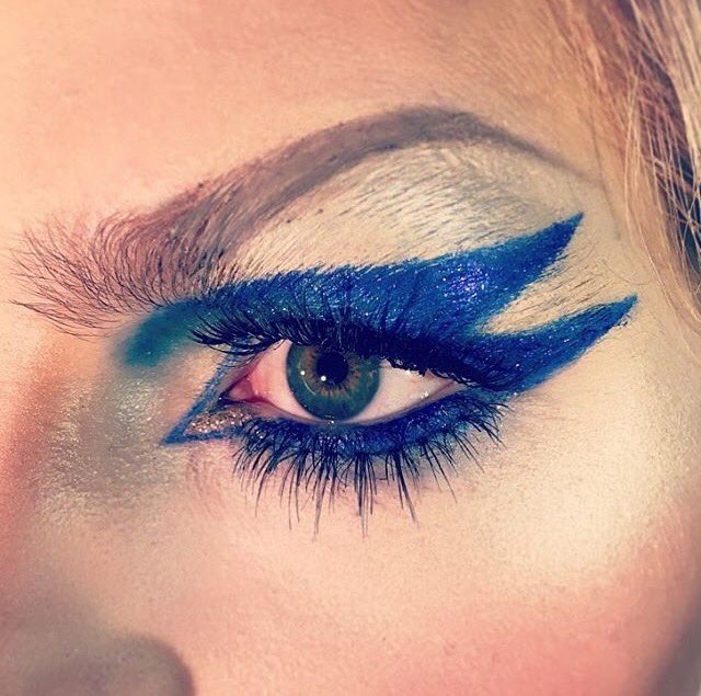 MAC_Claire_M's tweet photo. Drag masterclass in Cologne @MACcosmetics #MACmasterclass #dragmakeup https://t.co/9TYya2wXTQ