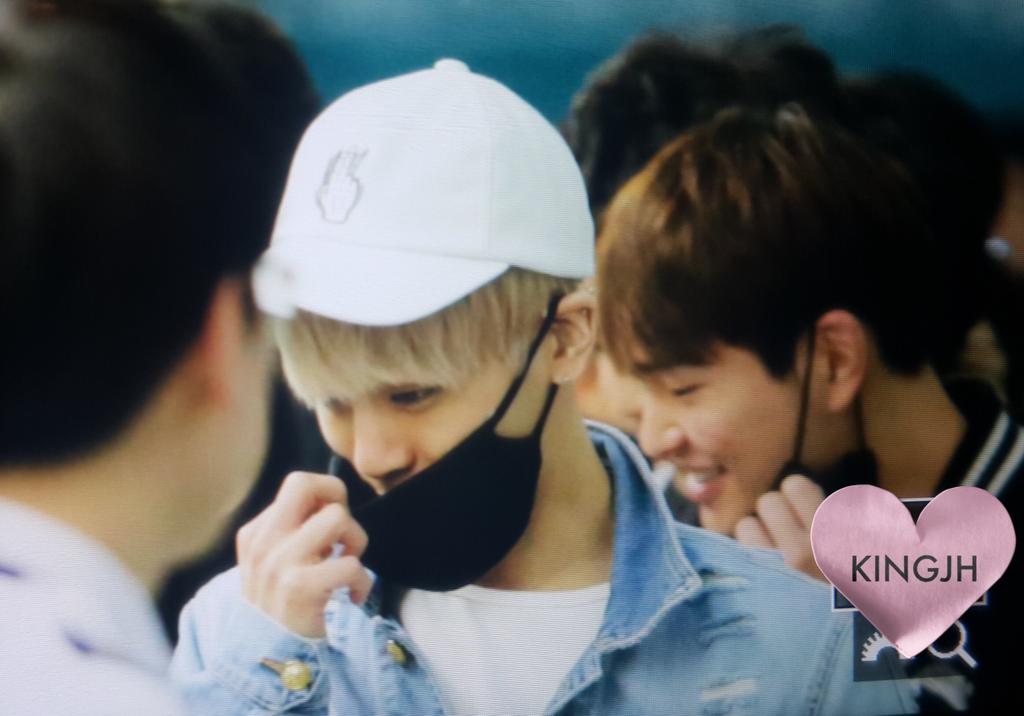 160422 Jonghyun @ Aeropuerto Incheon {Rumbo a Japón} CgoqBQTU8AA3xG8