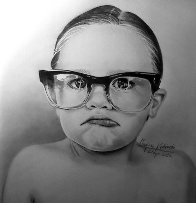 SarahJReports's tweet photo. #Polish #artist Mariusz Kędzierski https://t.co/4Yc1DkZ35t #differntlyabled #art #drawings #Pencil #Portraits https://t.co/NLxLCNCn47
