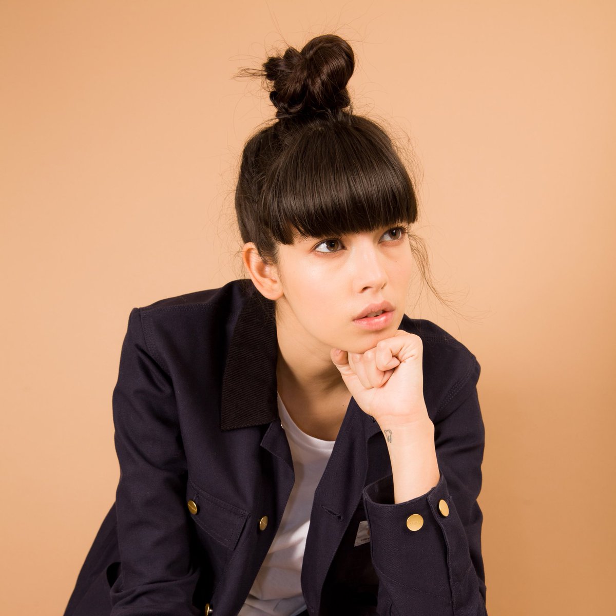 Bluebell for <a href="/_highcontent/">High Content</a> "Worked Wear" 📷 <a href="/domflemingphoto/">Dom Fleming</a> #makeup 💙 high-content.com/fashion/worked…