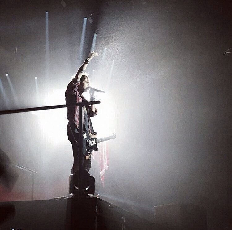 cosmicjokemgc's tweet image. love someone who can do both