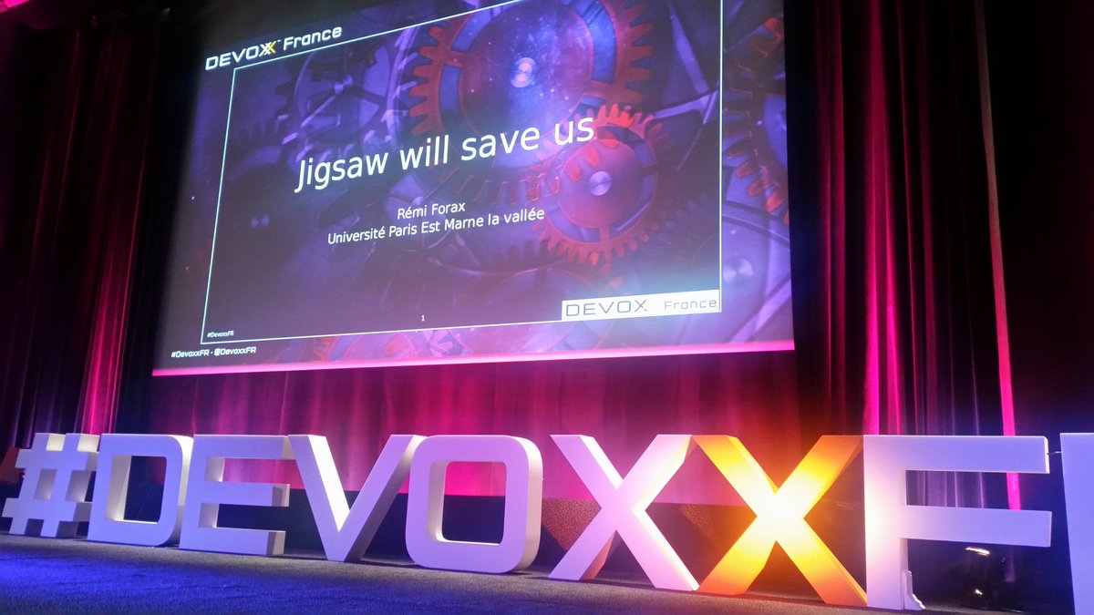 MarylineTVB's tweet image. Jigsaw va tout peter! Avec mon prof d&apos;université #DevoxxFR #JavaWorld