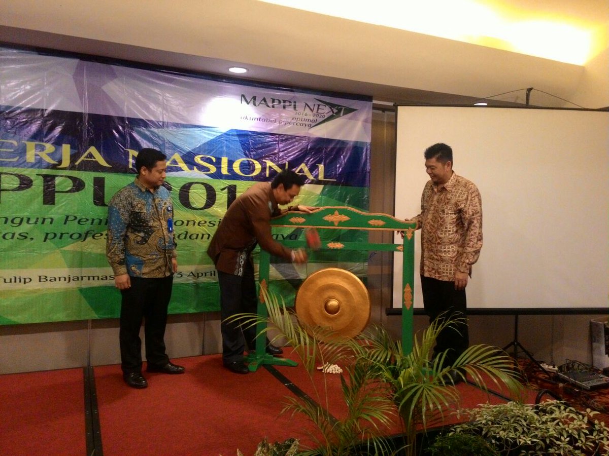 notulakita's tweet photo. Rapat Kerja Nasional MAPPI 2016 Smg lancar & sukses #notula #notulen @banjarmasin @yahyadjeporo @syamsuddin_iyf https://t.co/Ra401W2LTU