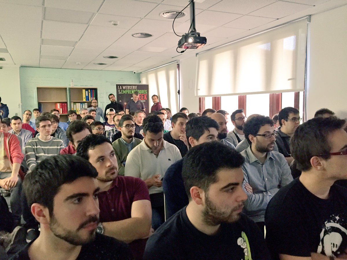 geeks_academy's tweet photo. Pues nada, aquí. Que nos hemos juntado unos pocos en el #geekMobileHackathon de @geekshubs https://t.co/u5T9t8zRJH