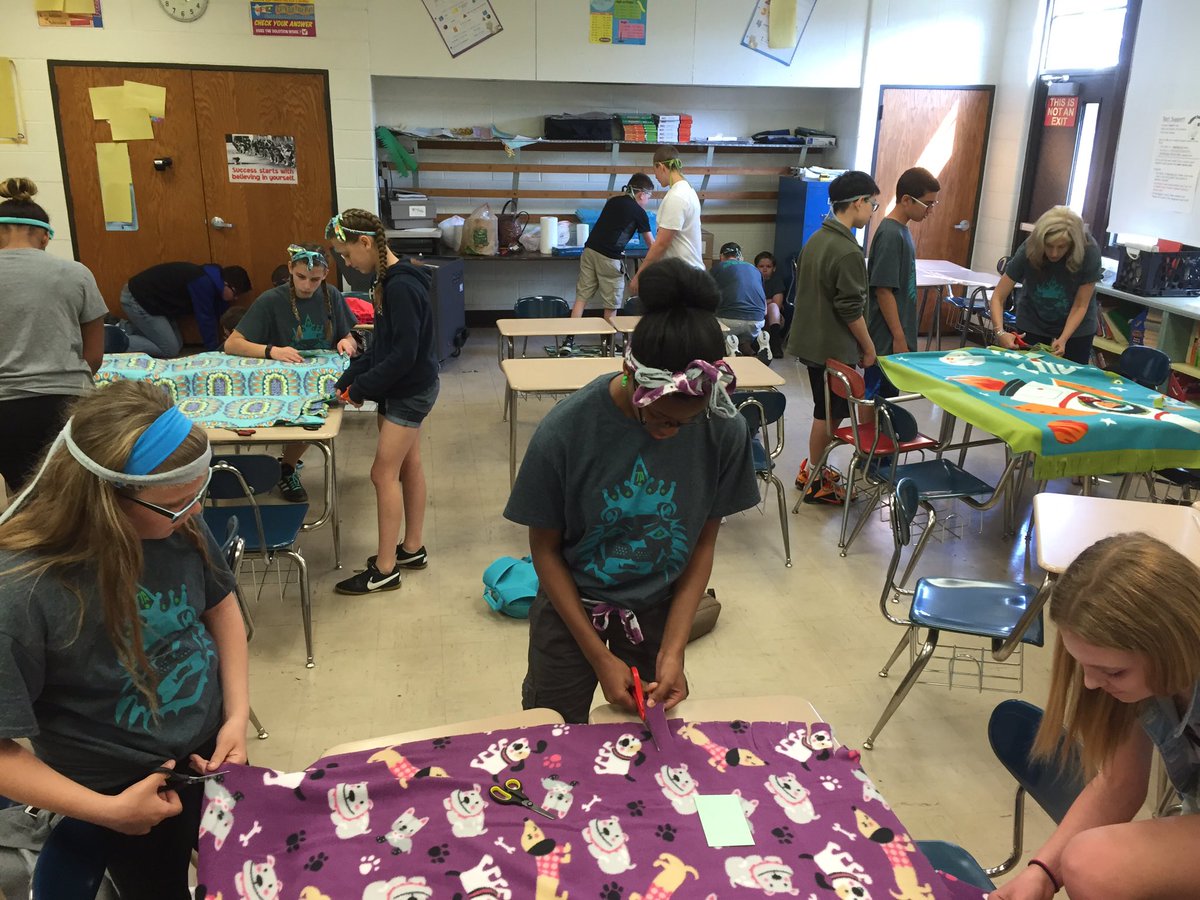 team_7a's tweet photo. 7A Day of Service. Making quilts for Project Linus!  @amyatz718 @WendyDeVicaris https://t.co/kbE0CbUaRE