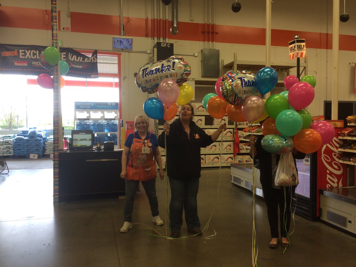 NoblesvilleHD's tweet photo. #storeappreciation Thanks to all our 2017 associates! We think you're awesome!! @mlindsey1223 @BPlantenberg https://t.co/66C6YQwto3