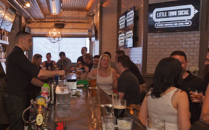 LTsocial_'s tweet photo. Jump start your weekend at Little Town Social! Happy Hour begins when work ends- Let's get a little social! 😃🍹 #T… https://t.co/8lQ1A1nGHS