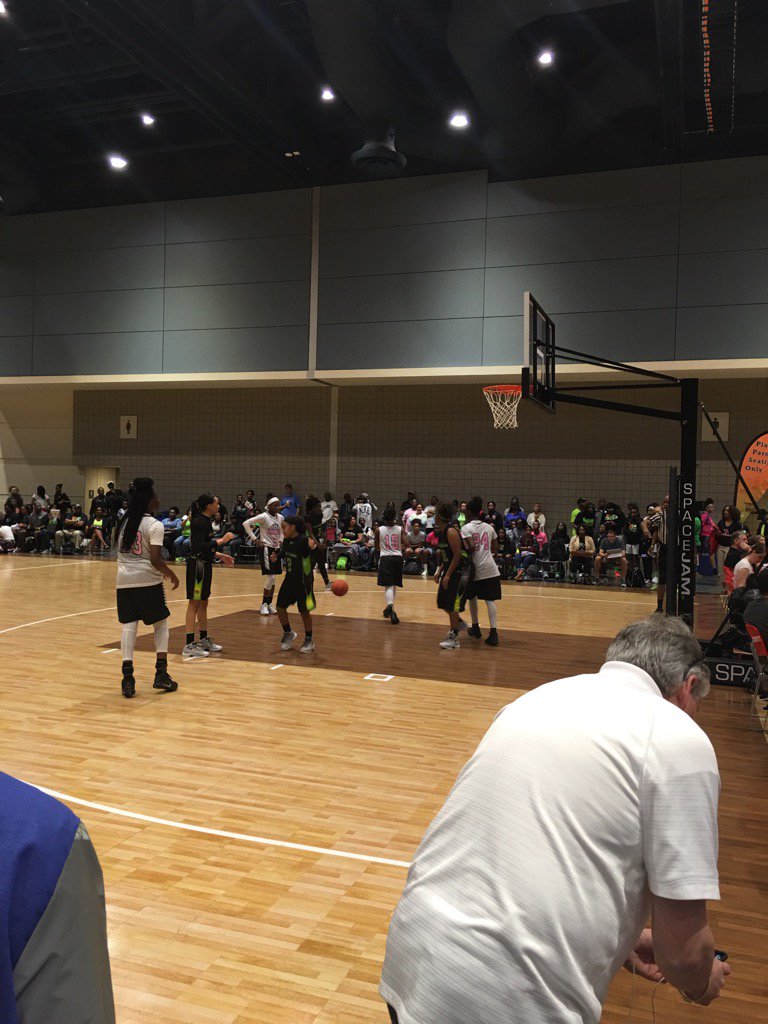 LBI_Carolina's tweet photo. SC Future vs Carolina Cavs in a very physical game. @LBInsider @BlueStCarolinas #deepsouth https://t.co/MXYDSojtzi