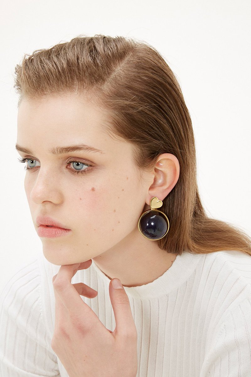 _Artish's tweet photo. #andresgallardo pieces balance the raw and the refined the playful and the sophisticated #mundofantastico collection https://t.co/Vu8FLY7ol5