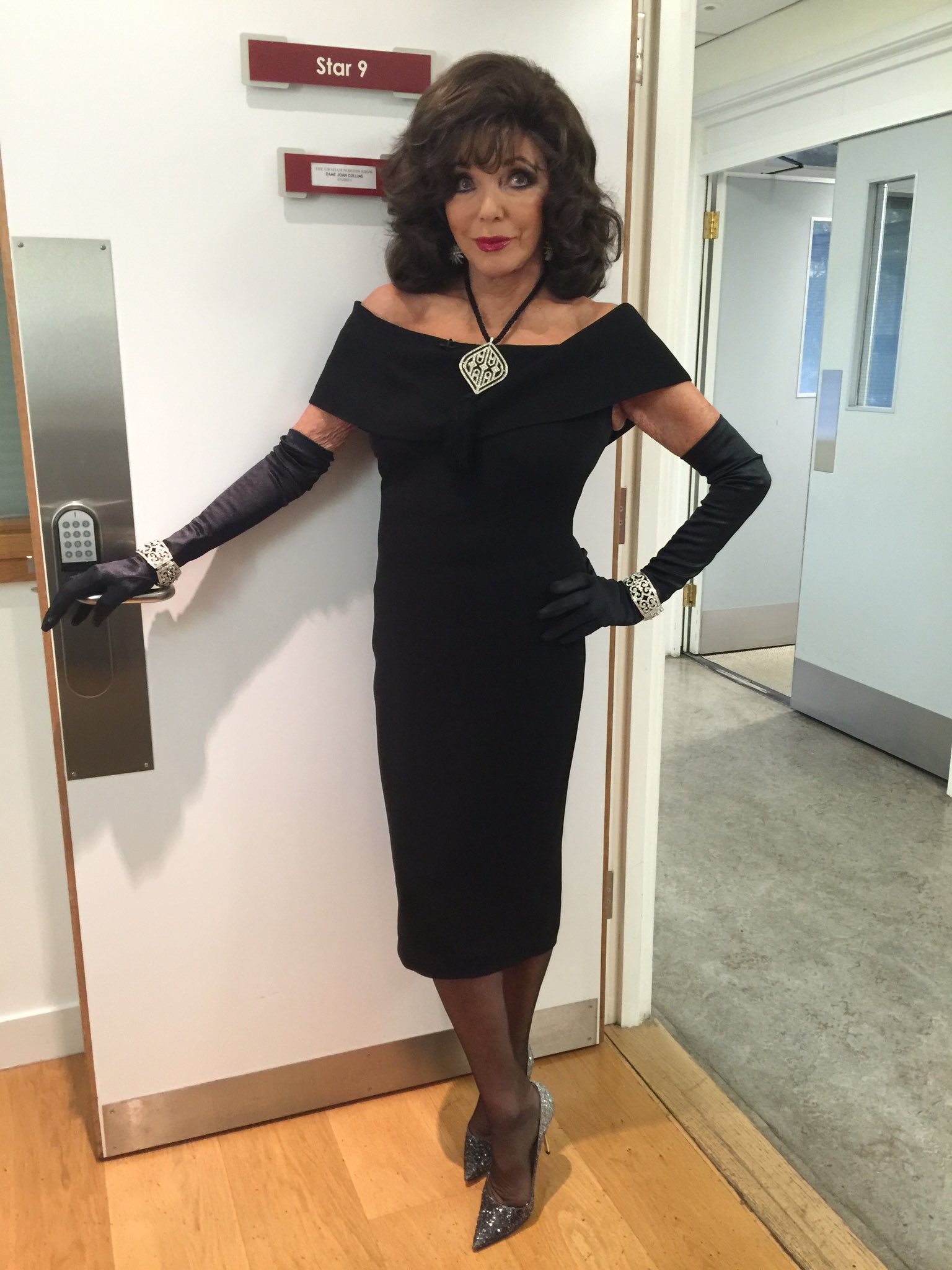 Joan collins hot pics