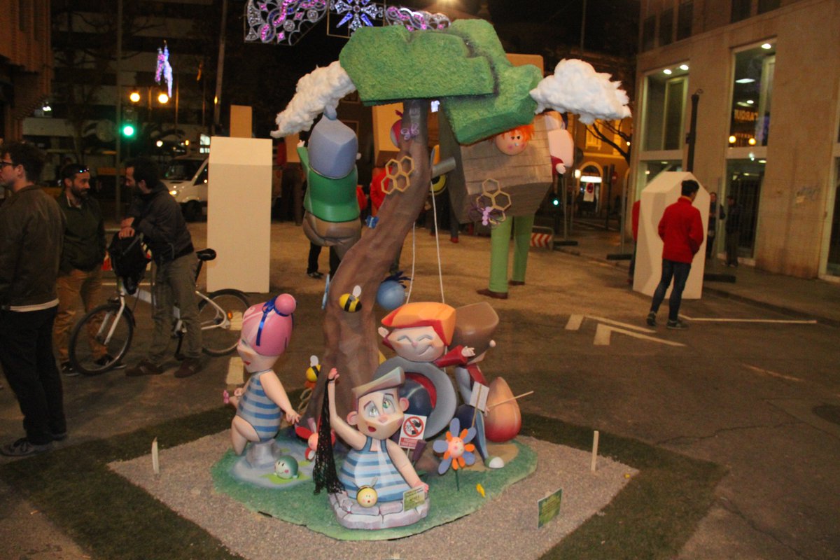 L'artista <a href="/JRLisarde/">Falles JRLisarde</a> farà les #Falles 2017 de Pintor Domingo-Guillem de Castro #falles2017 #fitxafalles #fallas2017