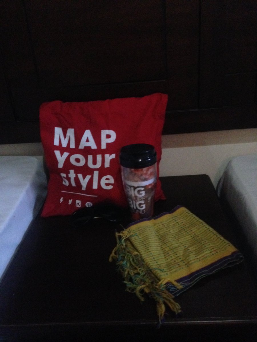 IdYCS's tweet photo. Have you challenge your self for #EarthDay? Ok here we go.    Now, I bring my own tumbler and reuasable bag. And U? https://t.co/rZXSeccfVt