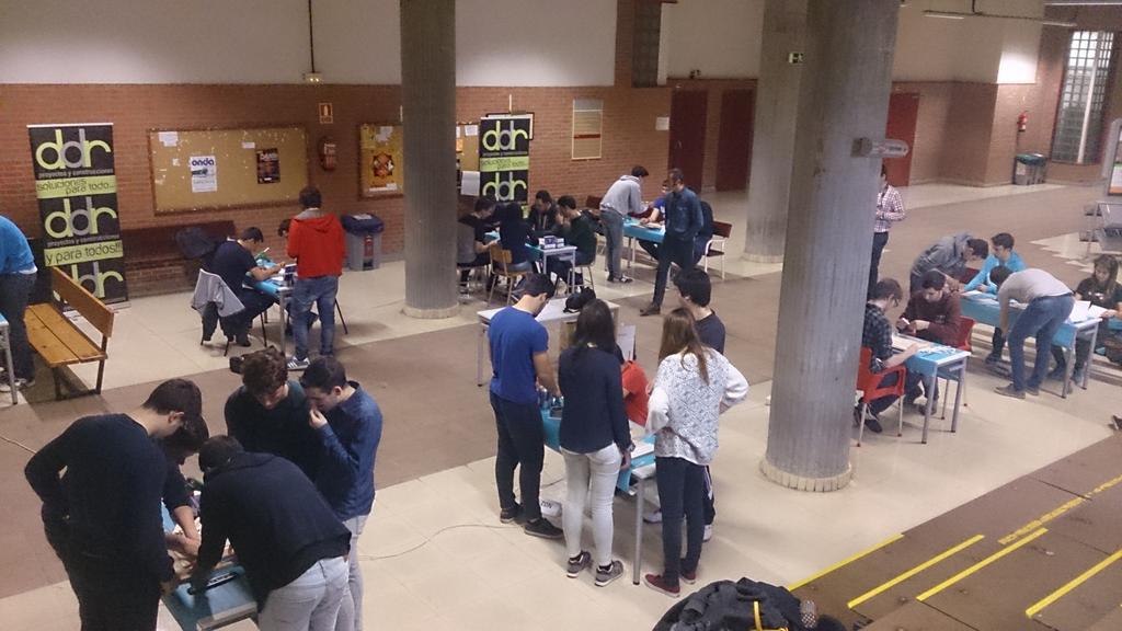 I concurso de Construcción de Grúas en la <a href="/EiiUVa/">Eii_UVa</a> <a href="/aerraaiti/">AERRAAITI</a> <a href="/CEDEII/">Rasydanz</a>