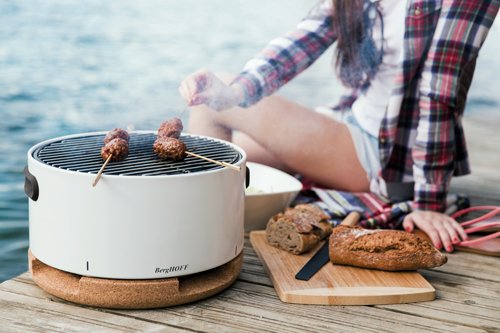 TheCooksStore's tweet photo. The portable lightweight #BBQ allows you to grill anywhere. Available in Black &amp; White.
https://t.co/RE61EExC1e https://t.co/6cwORMxSpU