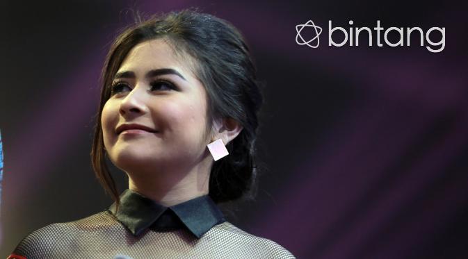 bintangcomID's tweet photo. Prilly Latuconsina: Manusia Tak Luput dari Kesalahan https://t.co/oq1GNQrMy4 https://t.co/aMJnKUivhN