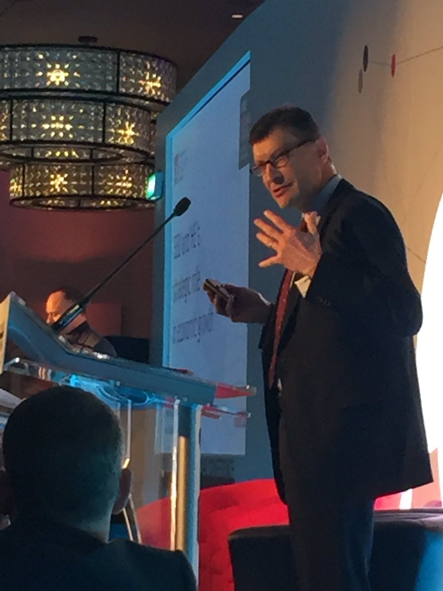 SolentUni's tweet photo. Graham Baldwin talking about the strong connections needed between education and business #BizSouthEvents @BizSouth https://t.co/JJVUHRibR2