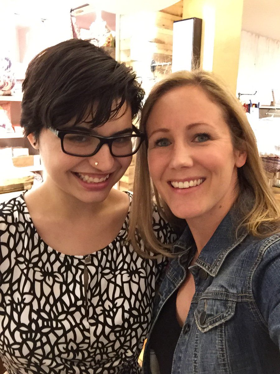 BipolarMomLife's tweet photo. This woman ROCKS! @MissMariaRose & I after our #HubDotDC talks last night at @Anthropologie in Georgetown. π https://t.co/Iw6hF0BCrI