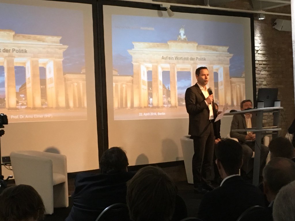 Medexo_GmbH's tweet photo. Gleich bei #Medexo auf dem #ForumDG: Dirk Heidenblut, @MariaKlSchmeink und Anne-Kathrin Klemm vom @BKKDV zu #eHealth https://t.co/DrnbEBxUcM