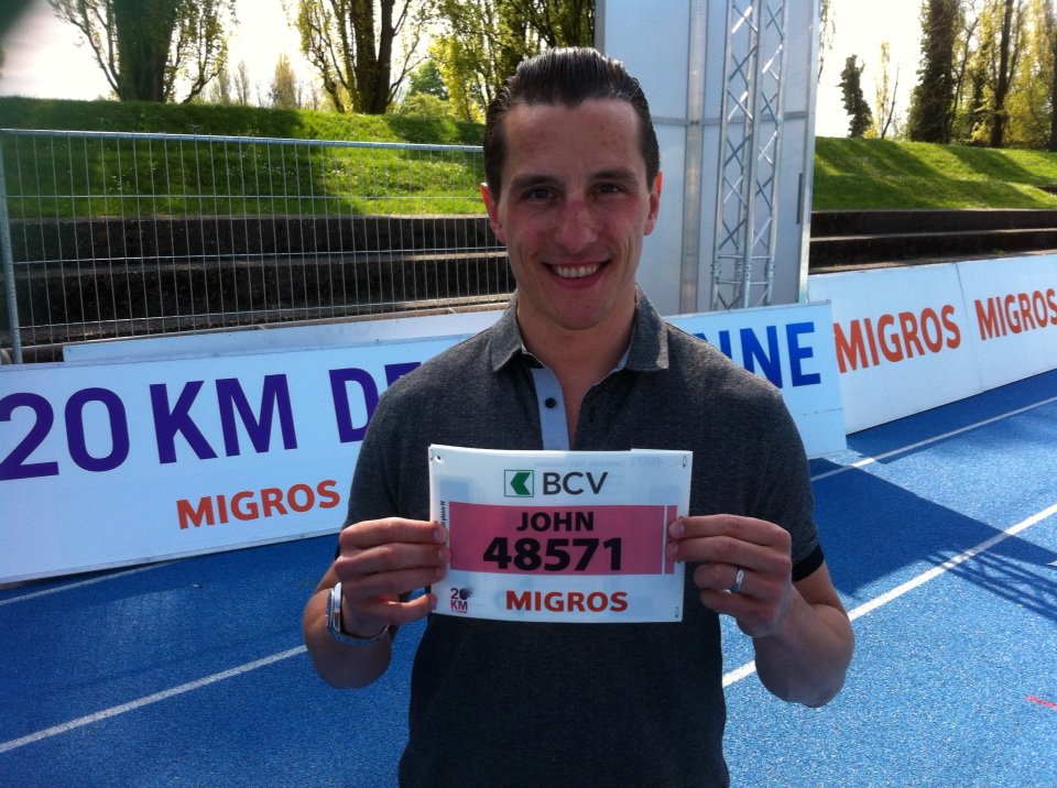 PASchlosser1's tweet photo. #johngobbi et #pascalcaminada du #LHC au départ des #20KM_Lausanne, samedi avec 32 enfants cardiopathes. La classe! https://t.co/wVsQKLFZFA