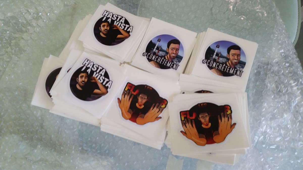 LaurentCaccia's tweet photo. Génial j'ai pu recevoir les stickers avant de partir ! Je vais pouvoir en coller de partout à Séoul X) https://t.co/xodo1PZNLK