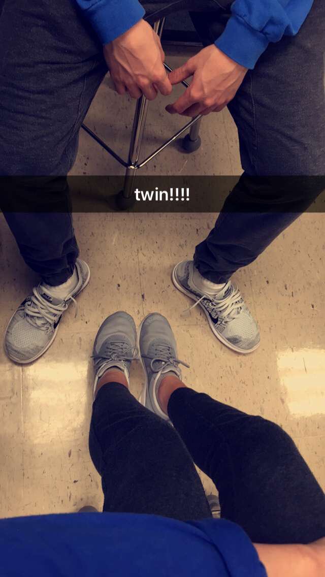 SwezOfficial's tweet photo. happy birthday marissa !!!! #chembuds @marissa_wiser https://t.co/fLZIEp86oD
