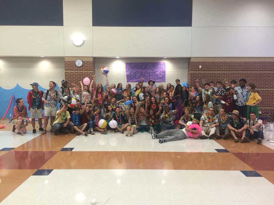 AHSBlueCrew's tweet photo. Good job Seniors!! #classynottrashy https://t.co/kOBjHUhjAj