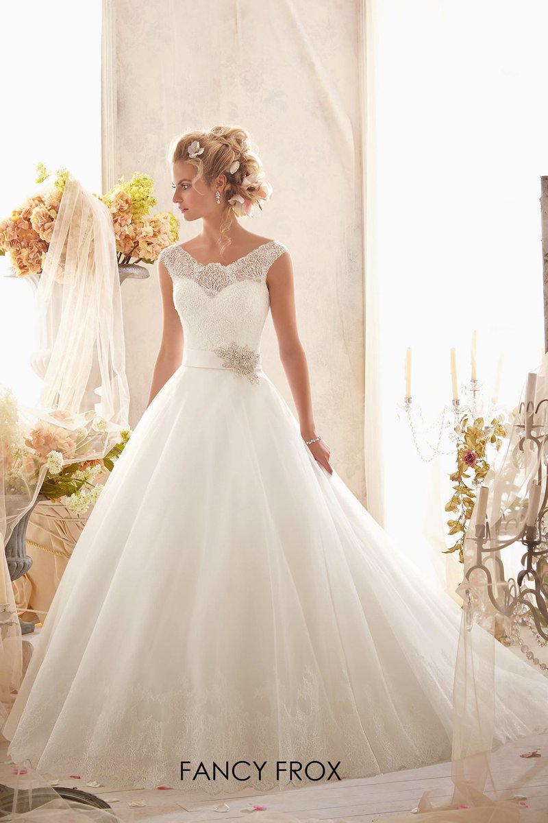 FancyFrox's tweet image. #weddingdress VERY SPECIAL OFFERS! 10-15% OFF ALL. 25% OFF Manager's Choice &amp;amp; 50-65% OFF Sale range. #bride #wedding