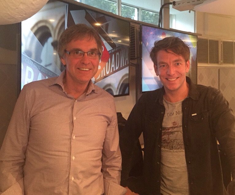 bjdokter's tweet photo. kan zich dankzij @Roodshow @NPORadio2 & @WillemRietberg fijn terugtrekken in z'n comfortzone! #prijzen #introbattle https://t.co/JT8SJSchHQ