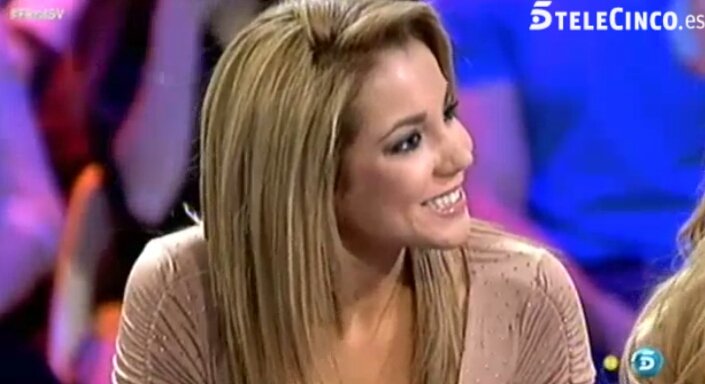 bratsummergh's tweet photo. Pedimos volver a verla en el plató de @Supervivientes colaborando en el Debate @vivi15figue @BulldogTV_ES ♥ https://t.co/kCsG6kYnzV