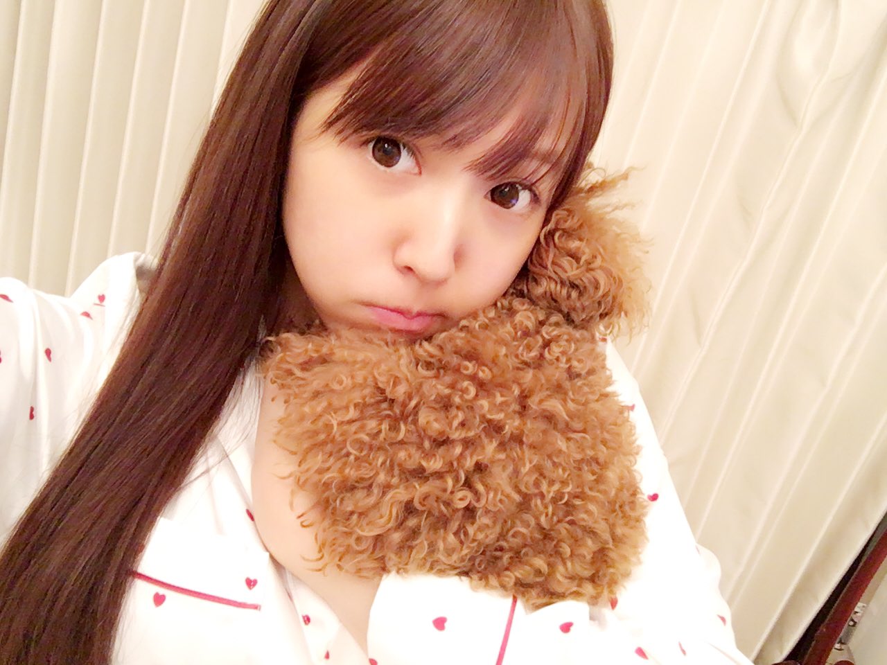 三上悠亜 美容院いってきた 今日は1日すっぴんカラコンだけだよ みみ がこっち見てくれなかった٩ 0 ۶ T Co Yibde4x9yv Twitter