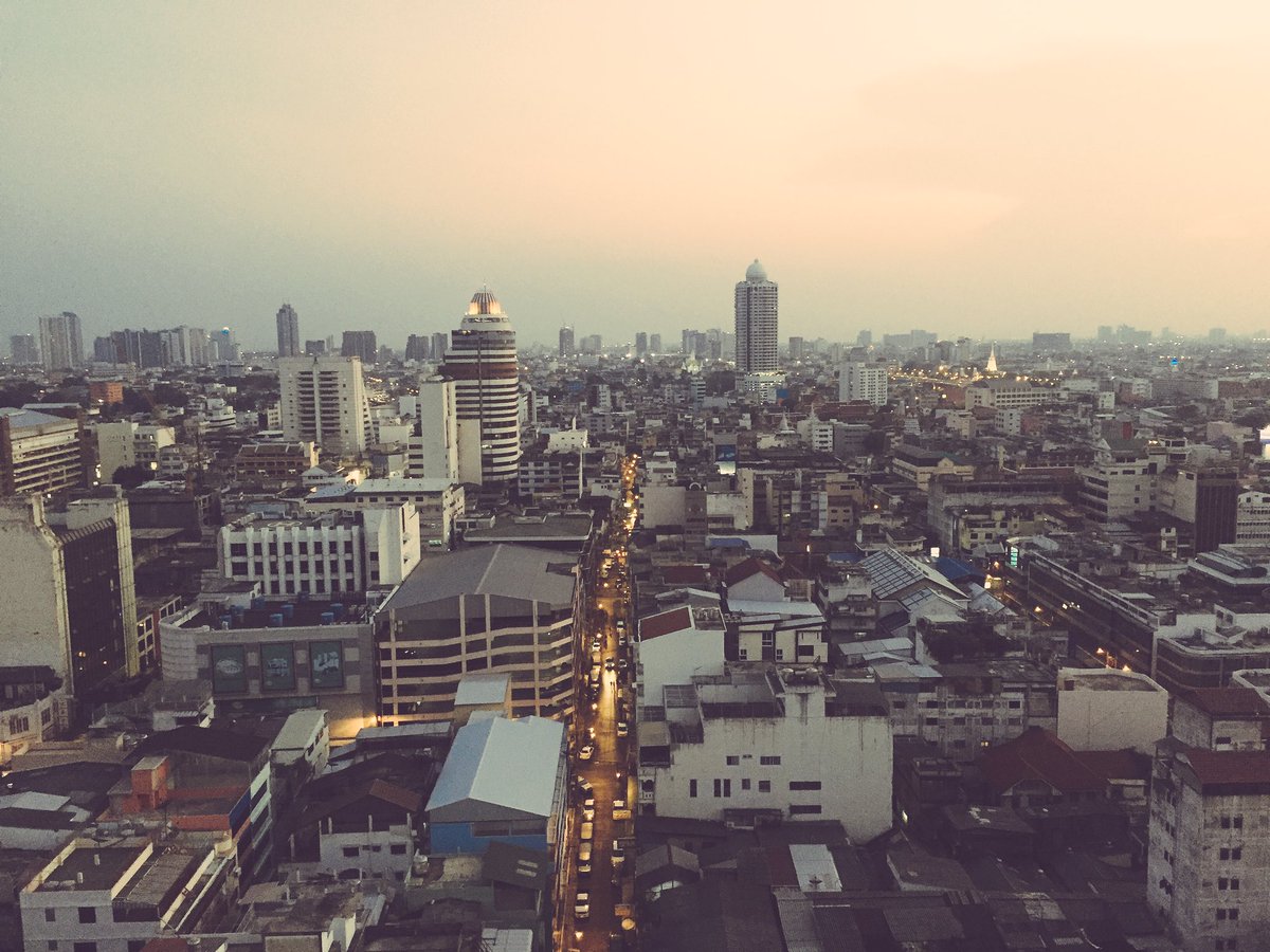 prasertwaitl's tweet photo. #Bangkok, you awful/wonderful city. https://t.co/GLsEaKD4DF