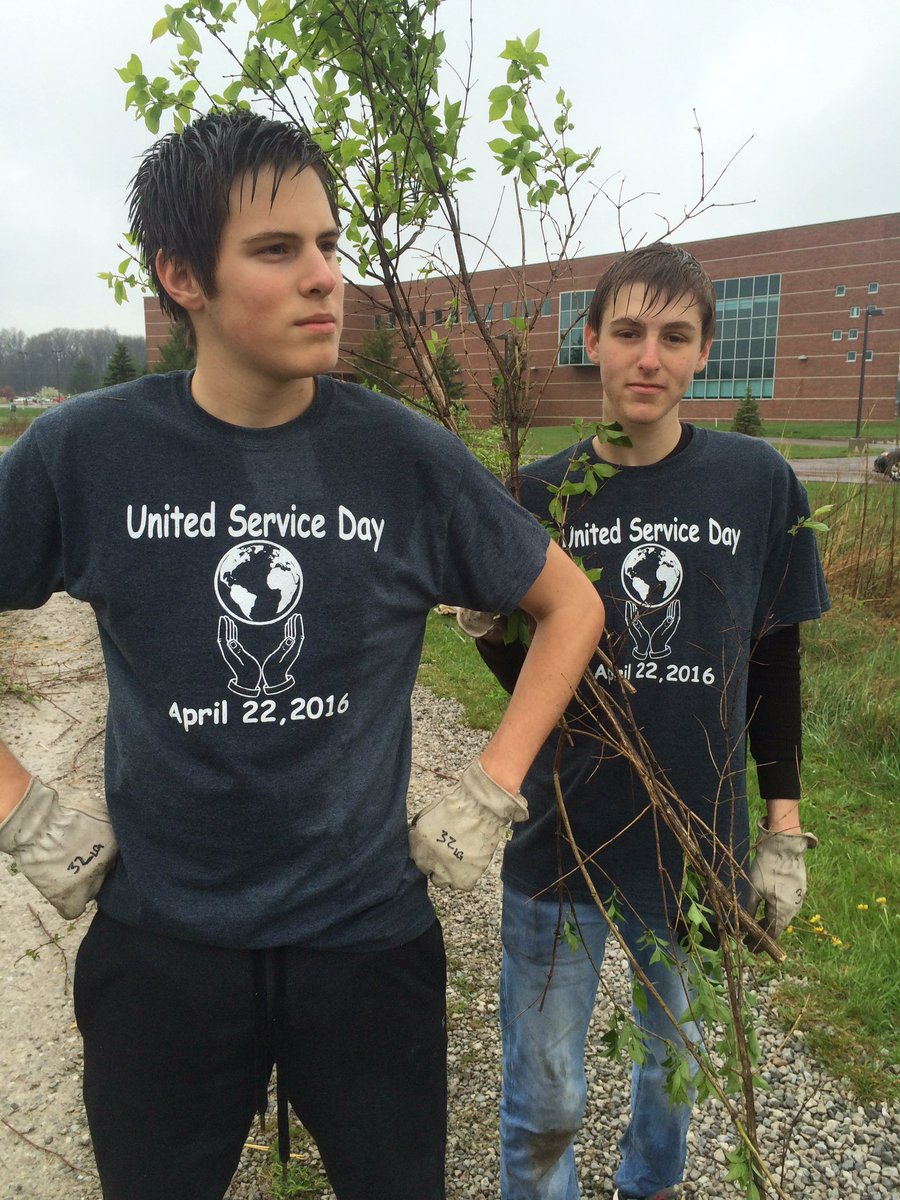 JaceWith's tweet photo. Cleaning the Prairie #HardingUnited https://t.co/637ZJhxANK