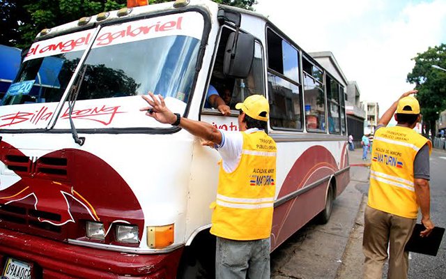 exitos1075's tweet photo. TRANSPORTE Y VIALIDAD NO HA AUTORIZADO INCREMENTO EN PASAJES https://t.co/rsfiBDJsBi https://t.co/tP1v6pbtuj