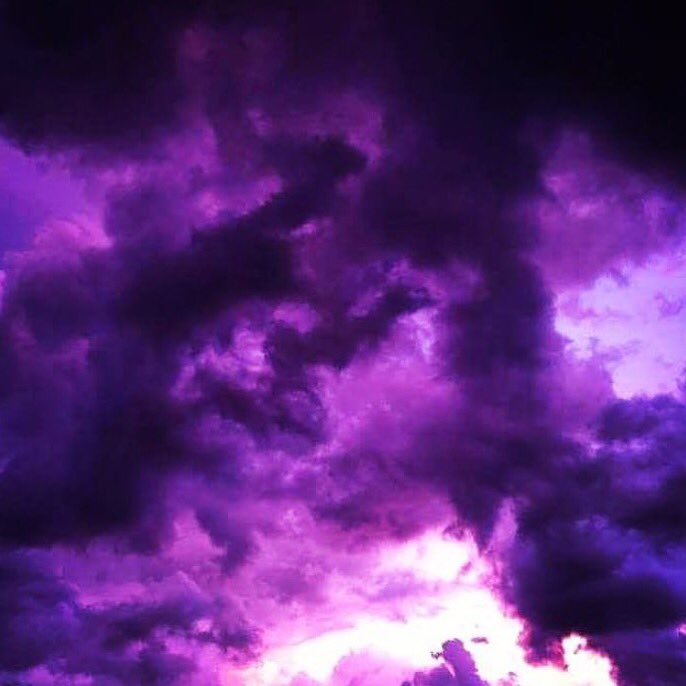 moderncosmo's tweet photo. 💜🤘🏽 #RIPPrince https://t.co/SWQEjDTJbc