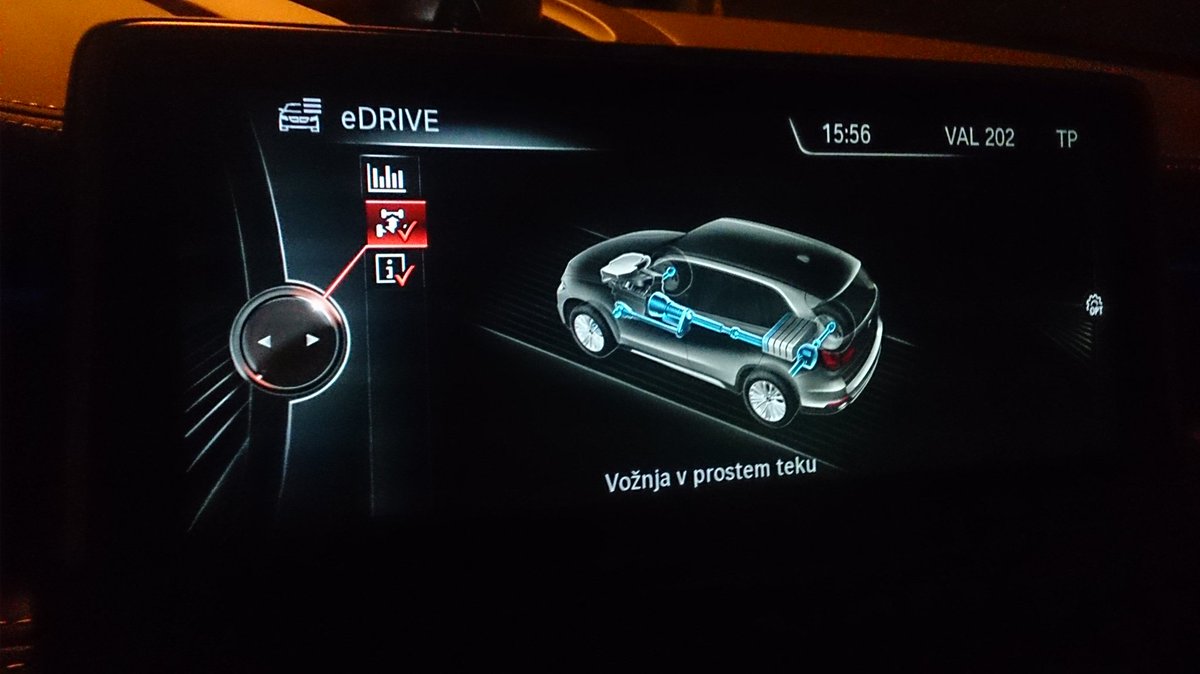 JureGregorcic's tweet photo. .@BMWSlovenija dvotonski orjak #X5 #Xdrive40e zna učinkovito jadrati. Pametno ravnanje z #energijo. https://t.co/xDPyHRsiQS