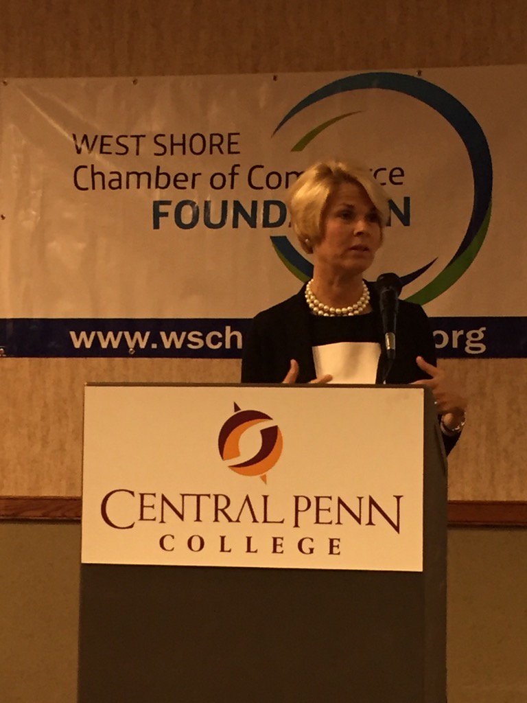 KarenMScolforo's tweet photo. Compelling keynote address by @AnneDGallaher @CentralPenn Junior Leadership graduation #HighGearSuccess https://t.co/C02strGDOw