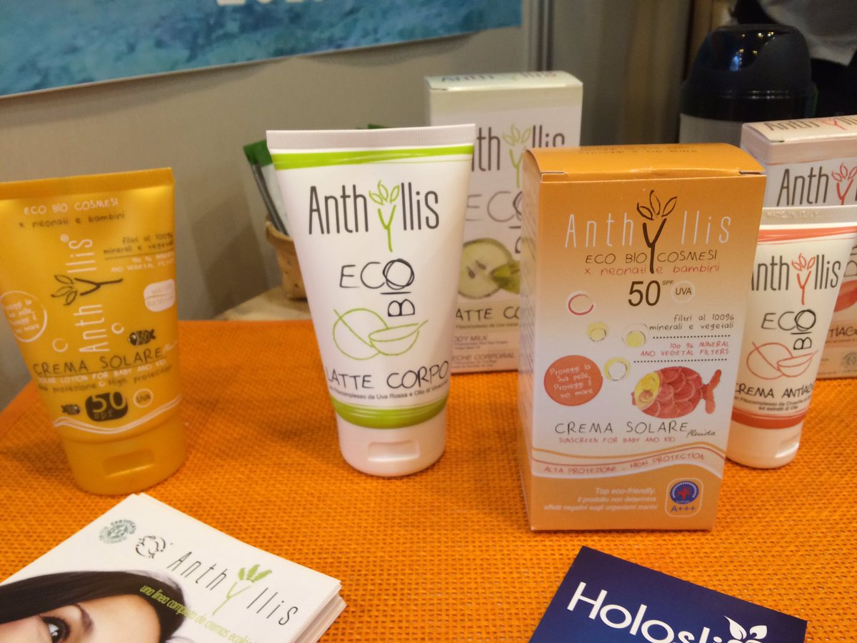 BioEcoActual's tweet photo. #Anthyllis, elegida por @Supervivientes por su respeto a la fauna marina, está en @ExpoEcoSalud con @AlternaturInfo. https://t.co/o2JYVfw7R3