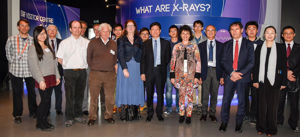 M.Zhang Ming-zhong Ambassador of #Taiwan in France with #students from <a href="/HerculesSchool/">hercules-school.eu</a> @GrenobleINP <a href="/UGrenobleAlpes/">Université Grenoble Alpes</a>