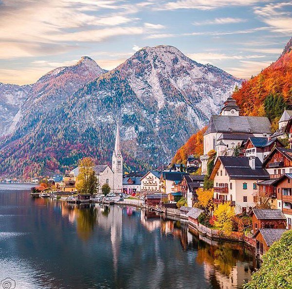Love is magical, it changes and brightens up your world. - Allan Rufus #quote #BrightDay #Hallstatt #Austria