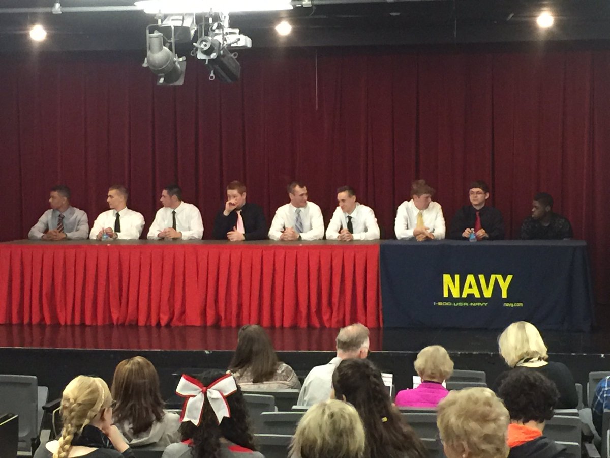 MentorHigh's tweet photo. Time to recognize our students entering the military after they graduate! #Service #militarysigning https://t.co/2l9fMXzJRo