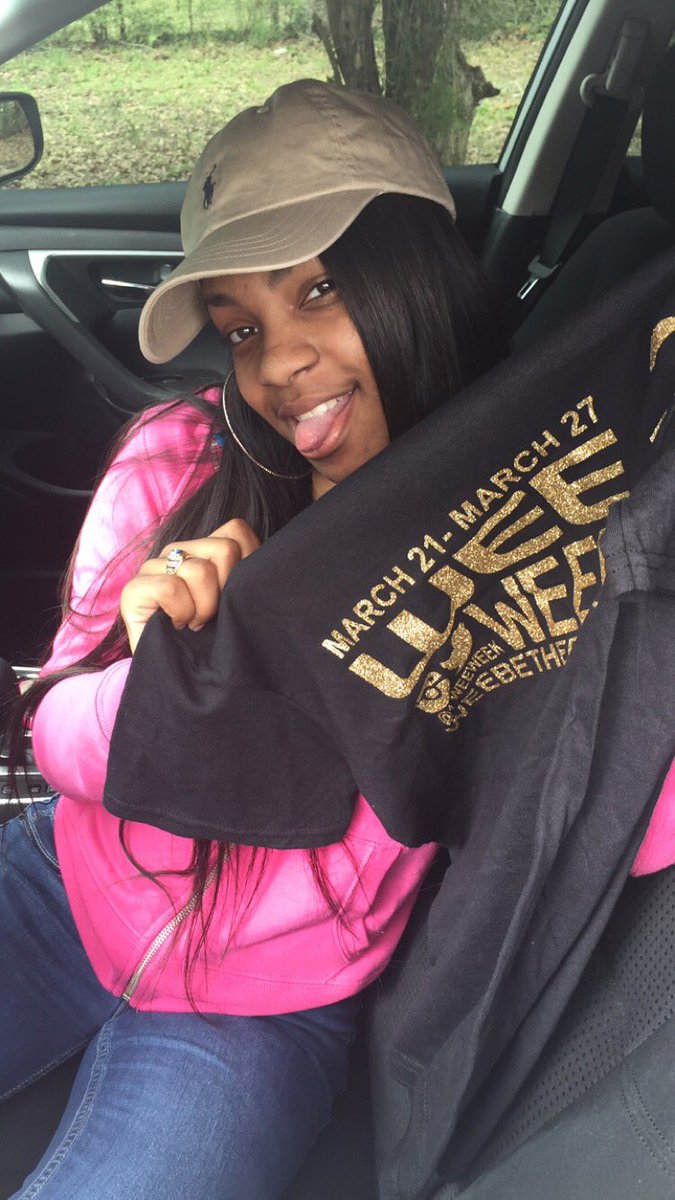 TeamOooWee's tweet photo. DO YOU HAVE YOUR @1WeeWeek #WEEWEEK3 SHIRT? NO? 🤔 GET YOURS TODAY $5 https://t.co/3VaVx0sBAj