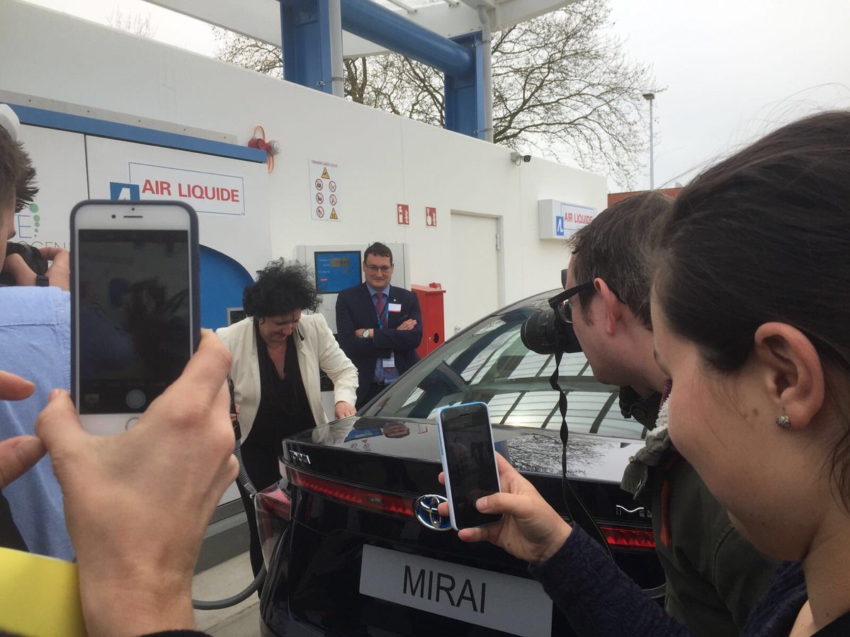 WaterstofNet's tweet photo. Pictures from opening first public #hydrogen station Belgium @ATurtelboom #1stH2Station https://t.co/V1TdMDJFW8