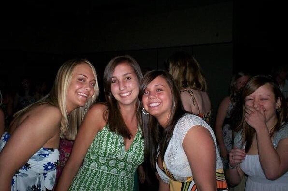 timwhoretons_'s tweet photo. This picture was taken 8 years ago and is still a very accurate depiction of life in my 20's #neverknowwhatimdoing https://t.co/7JldLou8Zh