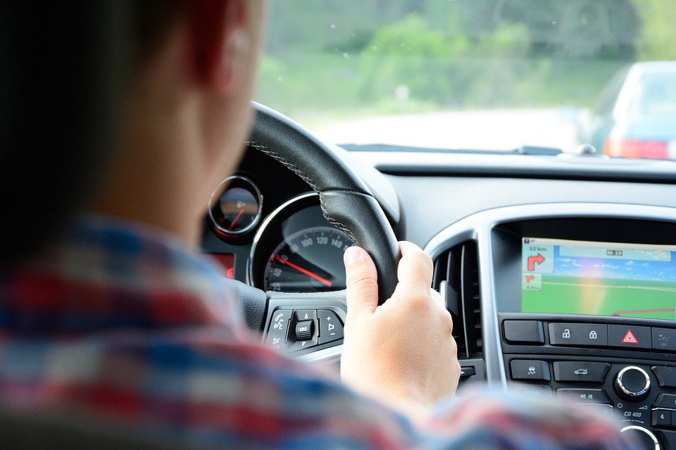 ScoalaRodna's tweet photo. Practica zilnică te va învăţa să anticipezi şi să eviţi situaţiile care pot genera accidente. Cât de des conduci? https://t.co/pJPd1TnkVz