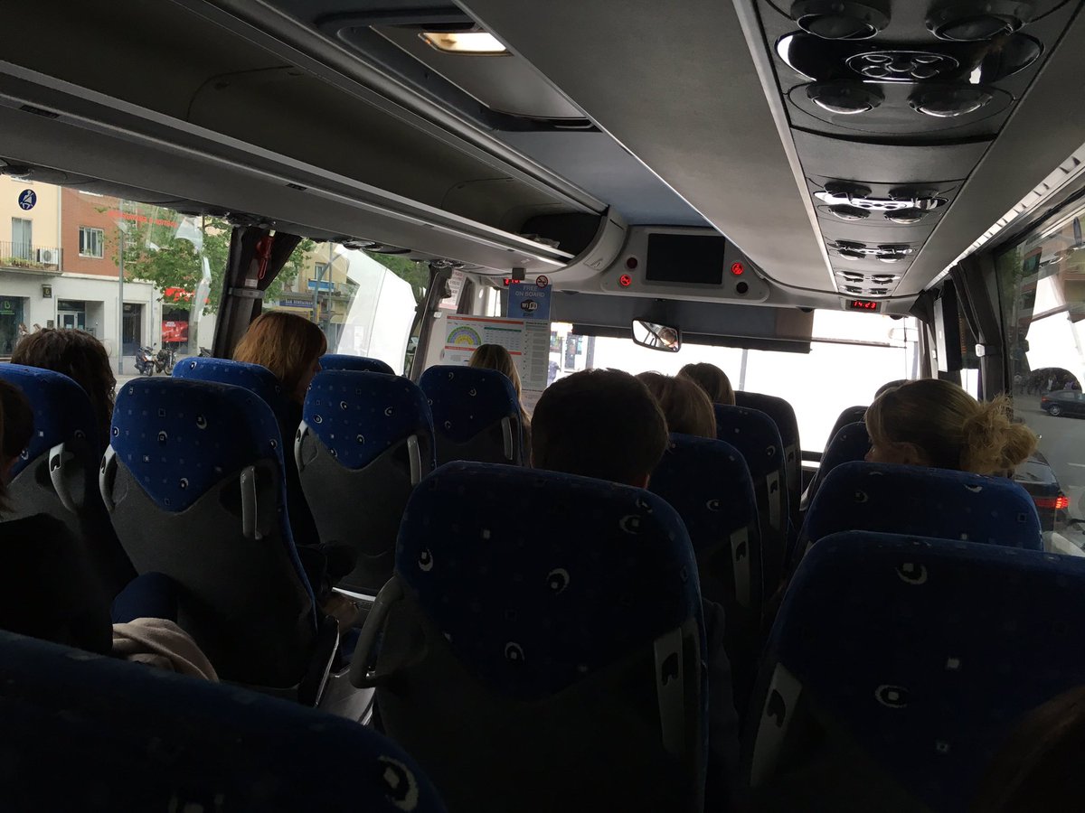 marcguell's tweet image. Ja ho diuen, a la 3a va la vençuda. 15.15h, aconseguim seient! Una línia molt exprés... #error12 #osona