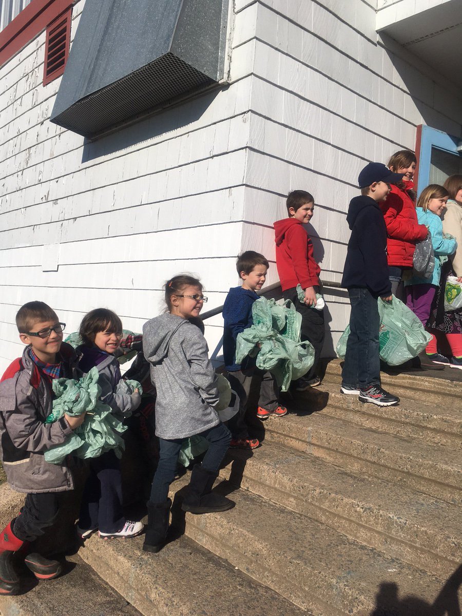 We are taking part in The Great Shopping Bag Challenge this week.  Help us help the environment!
#PlasticBagGrab