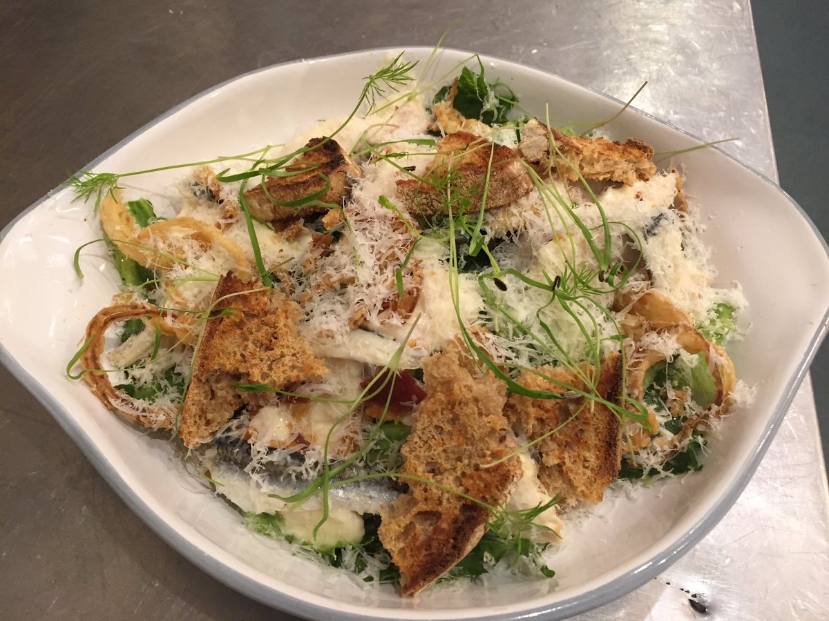 chris18880840's tweet photo. Classic Chicken Caesar salad @Thebeacon_tw #simpleoftenbetter https://t.co/IXTI5AdTOF