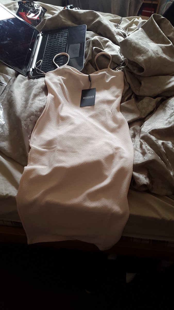 FarrahOG's tweet photo. Ordered next day delivery @Missguided_help  asked for size 12 dress and get given the wrong size and wrong dress https://t.co/3dWrSeO9CO