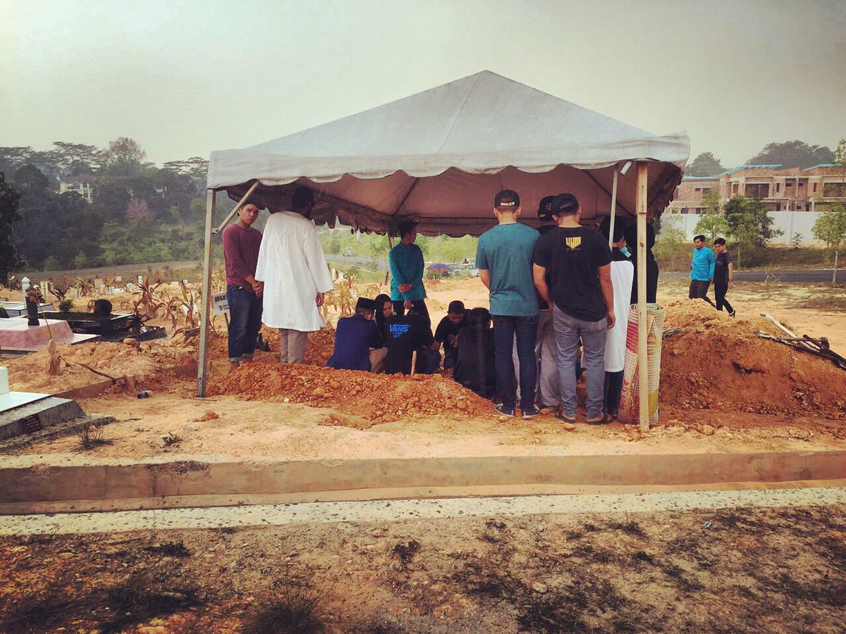 Alifwalawei's tweet photo. I am his cousin sending this on behalf of him. Al-Fatihah. https://t.co/0cA1rIcM1H