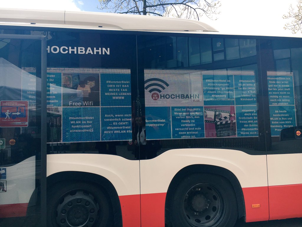 MaryBlue90's tweet photo. Wenn mein WLAN zu Hause mal wieder streikt...fahr ich halt in Zukunft mit dem Bus  #Nummer5lebt https://t.co/bifoedLdPK